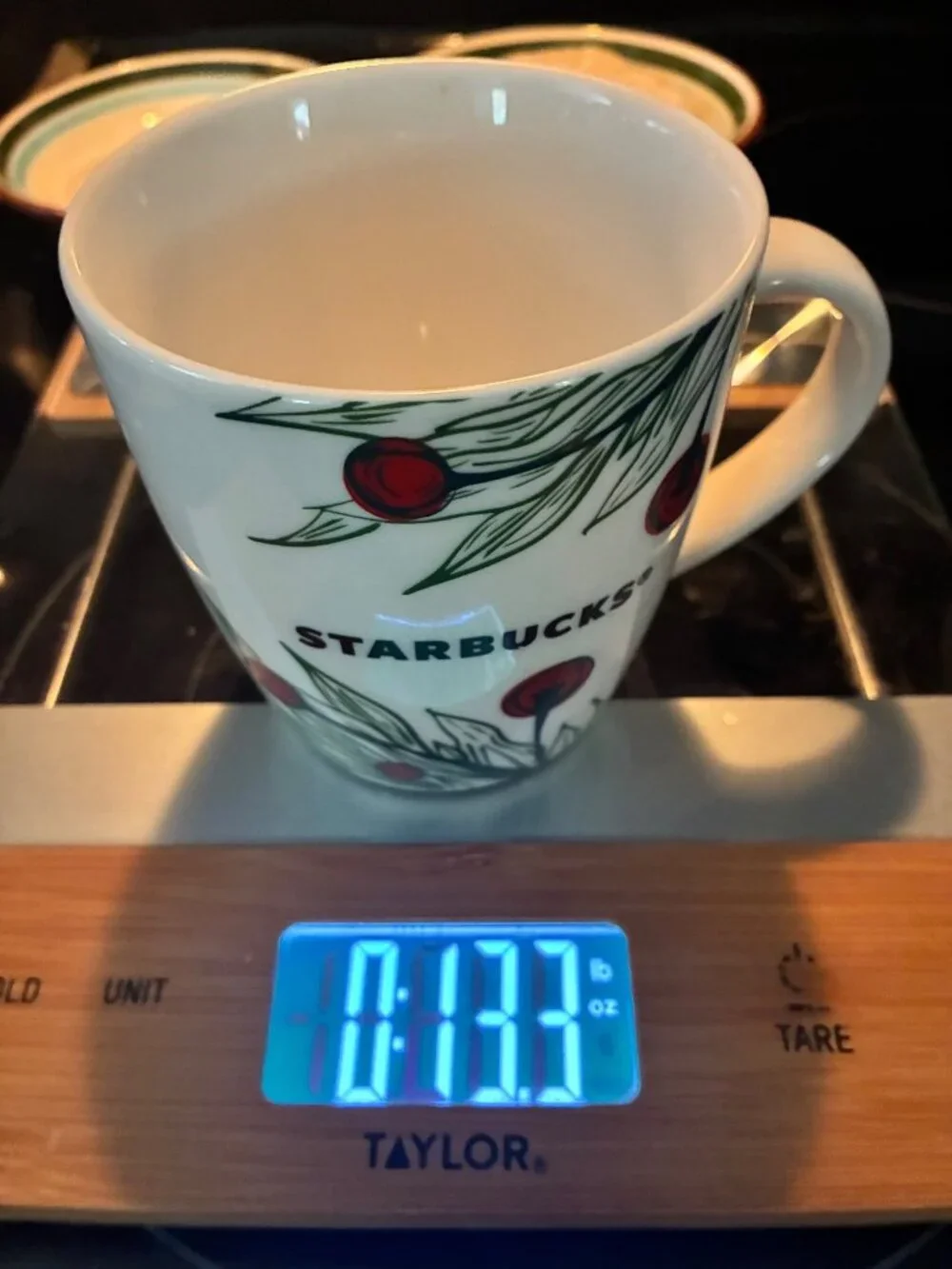 Starbucks 2020 Ceramic Holiday Mug 12 oz Christmas‎ Evergreen Berry Branch EUC